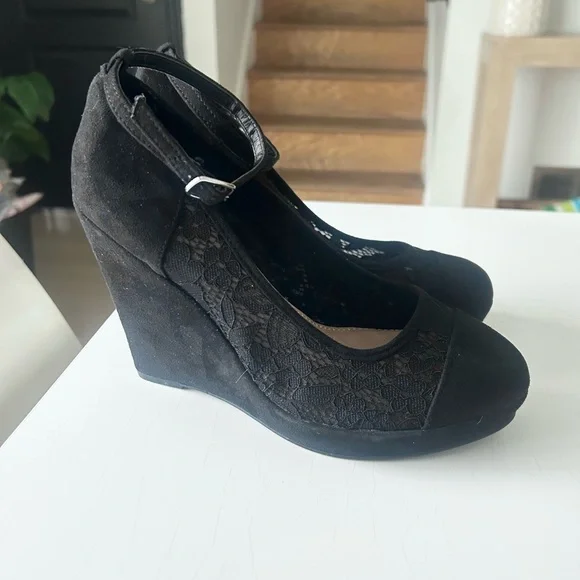 Torrid Black Lace Ankle Strap Platform Wedge Shoes 8 1/2 W Wide - Picture 5 of 10